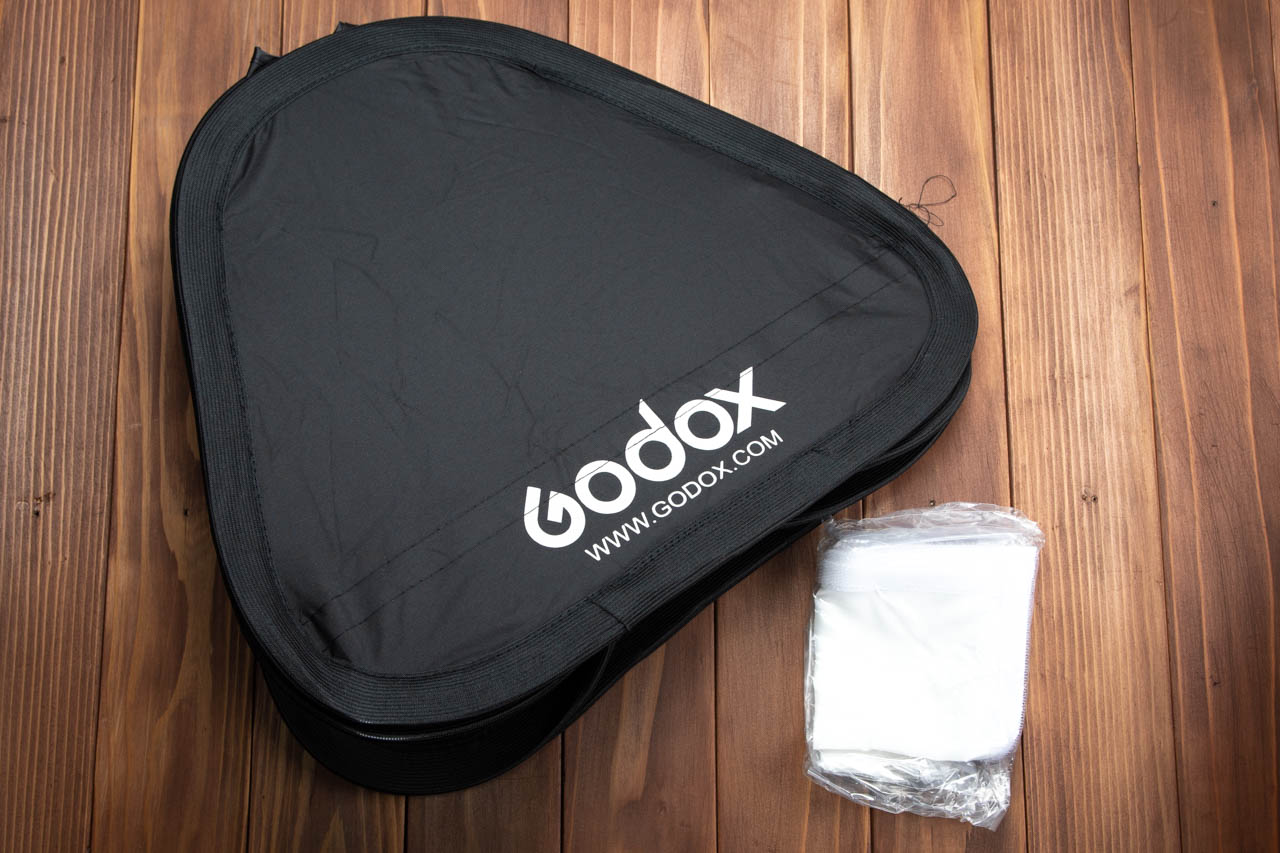 Godox製の40x40cmのソフトボックスが小型で物撮りに便利！ | トコログ